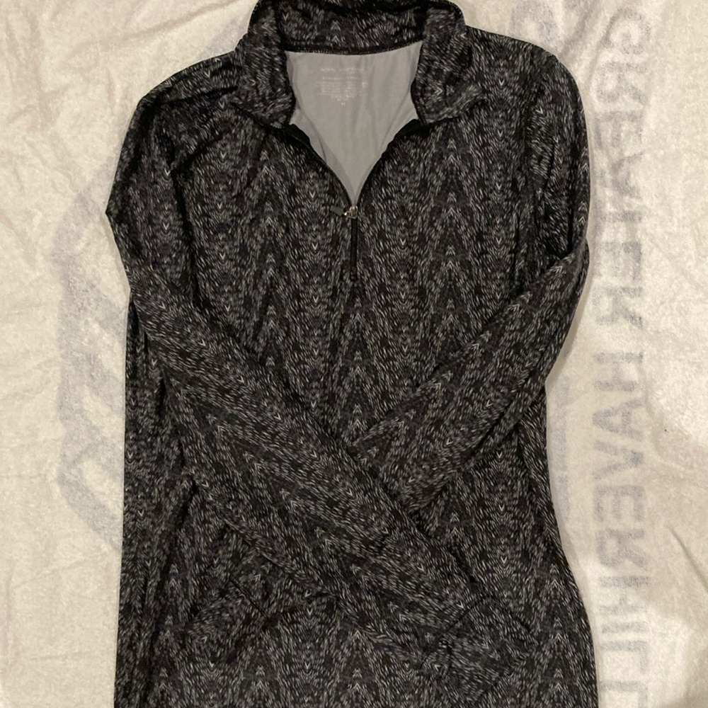 Active wear-CUDDLE DUDS WARM ESSENTIALS stretch long sleeve shirt. like new